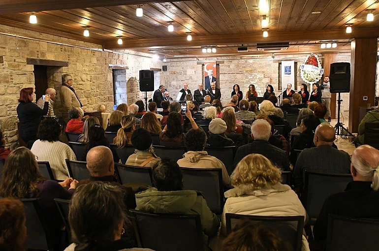 Kuşadası Sevgililer Günü’nü İbramaki Sanat Galerisi’nde müzikle karşıladı