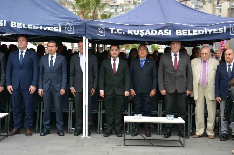 Kuşadası Ticaret Odası yönetimi 23 Nisan coşkusuna ortak oldu 