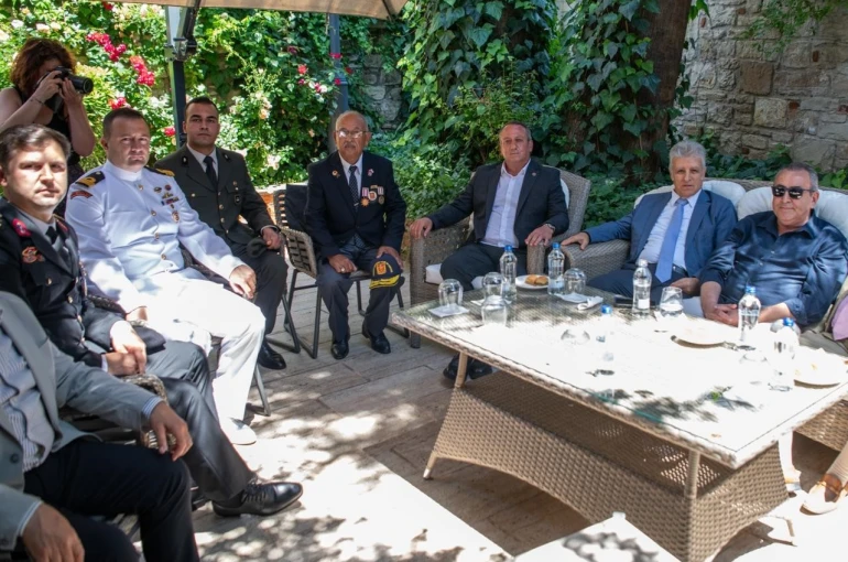 Kuşadası’nda ilçe protokolü bayramlaştı