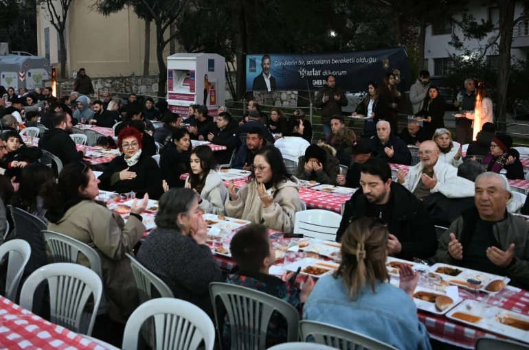 Kuşadası’nda Ramazan ayının bereketi paylaştıkça çoğalıyor 