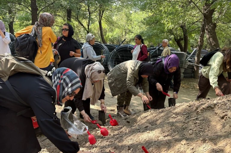 Kütahya Belediyesi’nden doğa yürüyüşü ve eğitim etkinliği