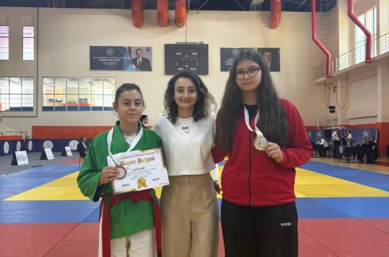 Kütahya Belediyespor, Kuraş Türkiye Şampiyonası’ndan 2 madalyayla döndü