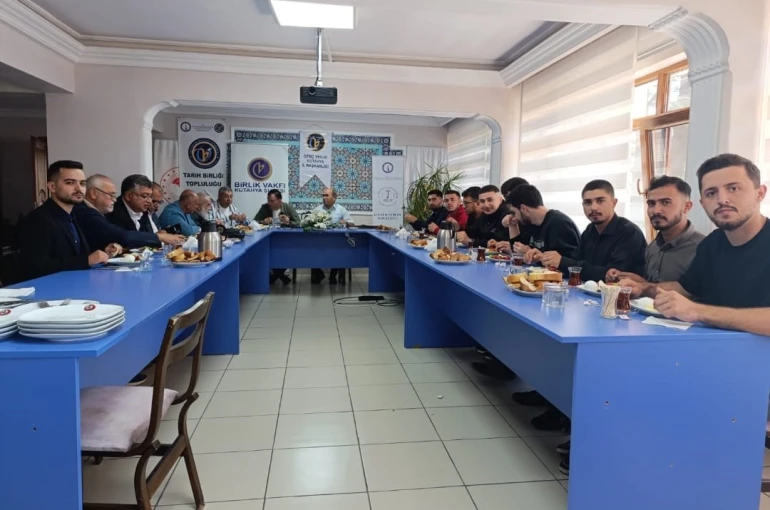 Kütahya Birlik Vakfı’ndan öğrencilerle istişare toplantısı