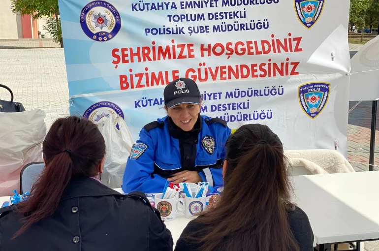 Kütahya Emniyetinden DPÜ’de, "Şehrimize Hoşgeldiniz, Bizimle Güvendesiniz" standı 
