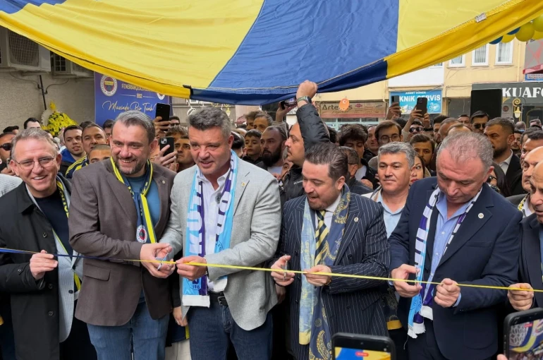 Kütahya Fenerbahçeliler Derneği Sadettin Saran’ın katılımıyla açıldı 