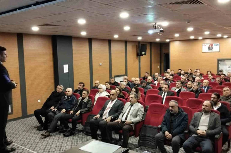 Kütahya MEM, Emet ve Tavşanlı’da "43 Adım" Projesi ve proje faaliyetlerini tanıttı 