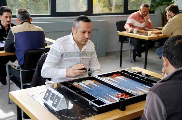 Kütahya OSB’nin 4. Firmalar Arası Tavla Turnuvası’nda şampiyon belli oldu 