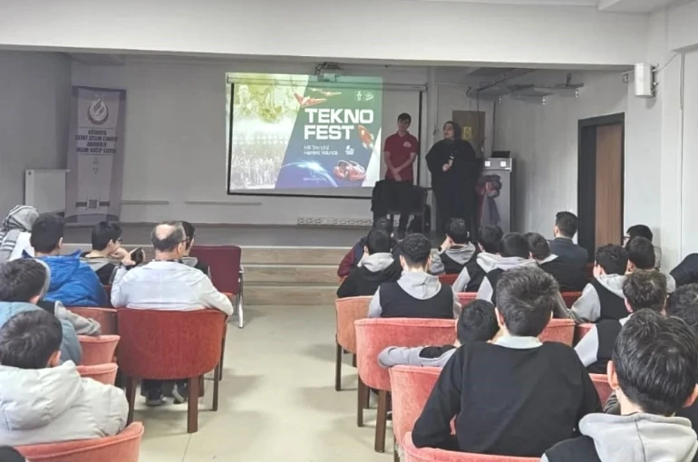 Kütahya Şehit Selim Cansız Anadolu İmam Hatip Lisesi’nde TEKNOFEST heyecanı