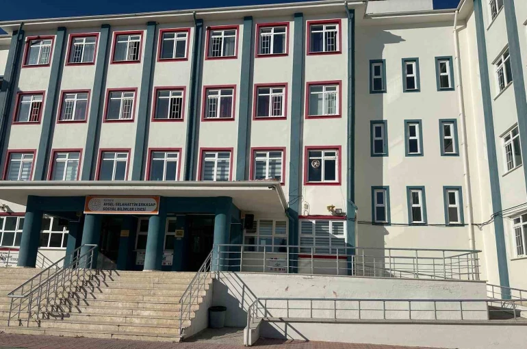Kütahya Sosyal Bilimler Lisesi iki uluslararası projeyle Avrupa’da aktif rol üstleniyor