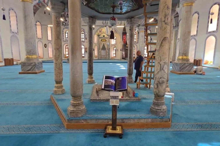 Kütahya Ulu Camii’nde karekod destekli dijital rehber dönemi başladı 