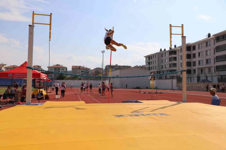 Kütahya’da 30 Ağustos Zafer Kupası’nda atletizm heyecanı sona erdi