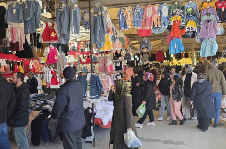 Kütahya’da ’Bayram Pazarı’ açıldı 