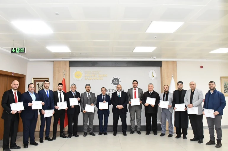 Kütahya’da din görevlilerine "Vaaz Becerilerini Geliştirme" konulu hizmet içi eğitim kursu 