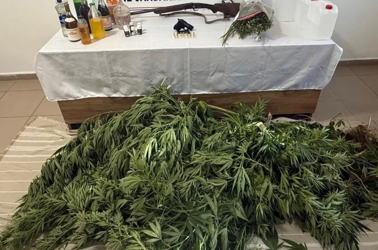 Kütahya’da jandarmadan uyuşturucu ve kaçakçılık operasyonu