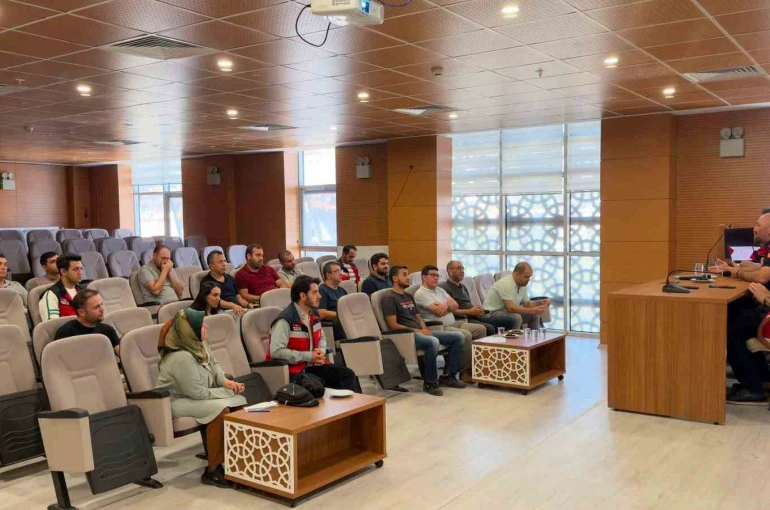 Kütahya’da kanatlı işletmelerinde biyogüvenlik eğitimi