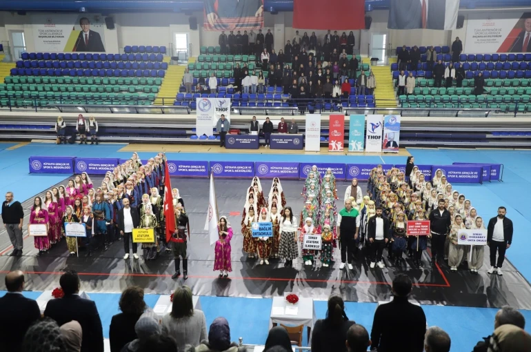 Kütahya’da ’Okullar Arası Halk Oyunları İl Birinciliği’ tamamlandı 