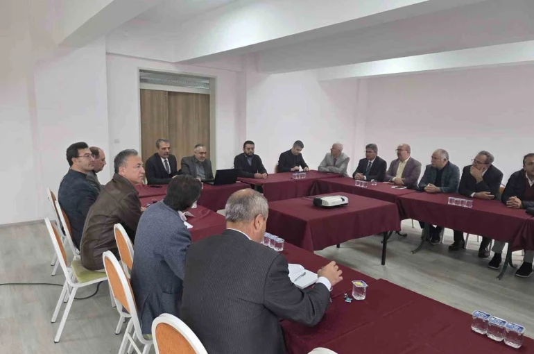 Kütahya’da özel proje uygulayan okullar değerlendirme toplantısında bir araya geldi 