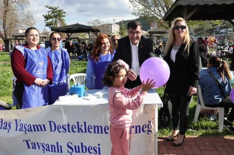 Kütahya’da Romanlar Günü coşkusu Kent Park’ta yaşandı 