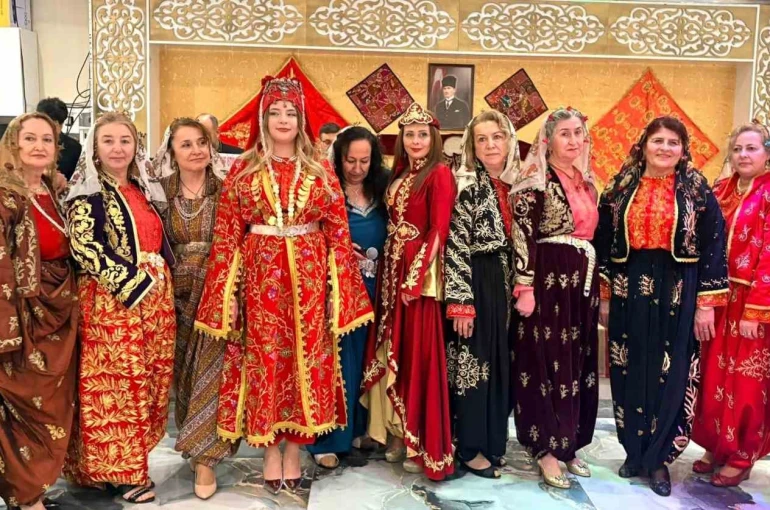 Kütahya’da "Şalvarını Al Gel" etkinliğiyle geleneksel giyim kültürü yeniden canlandı