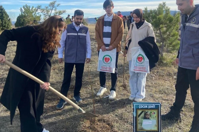 Kütahya’da şehit çocukları için fidan dikim etkinliği 