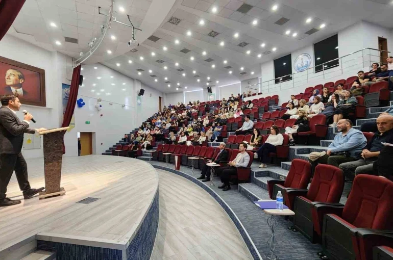 Kütahya’da sene başı rehber öğretmenler toplantısı düzenlendi