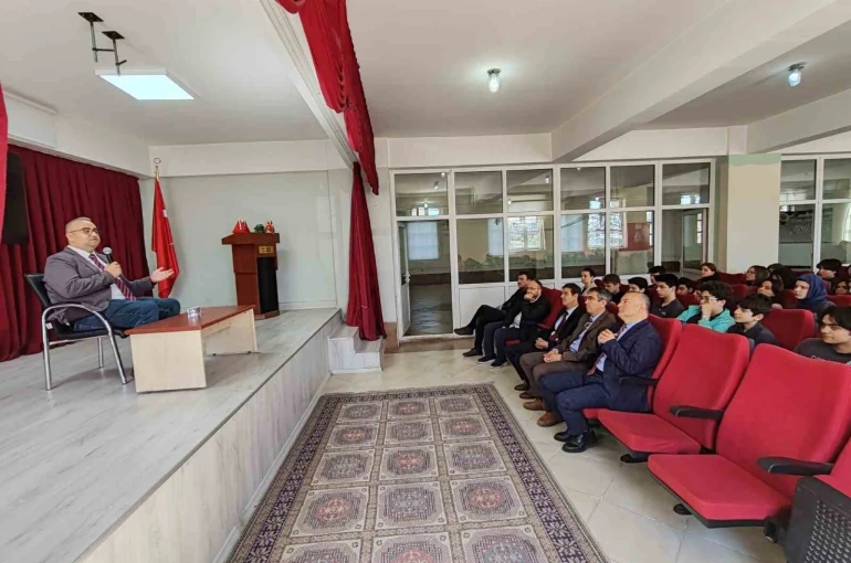 Kütahya’da "Sürdürülebilir Toplumlar" temalı bilim söyleşisi 