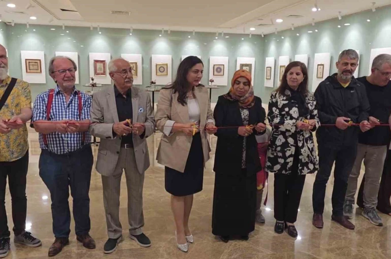Kütahya’da tarih ve sanat buluştu: ’Köklerden gelen motiflerin zarafeti’ sergisi ziyarete açıldı 
