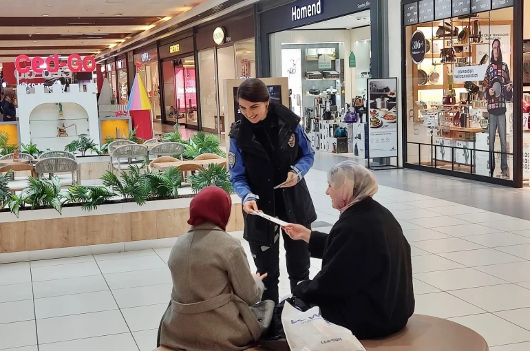 Kütahya’da Toplum Destekli Polislerden esnaf ve vatandaşlara bilgilendirme