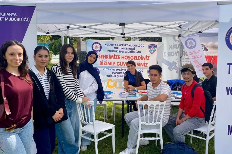 Kütahya’da üniversite öğrencilerine bilgilendirme standı 
