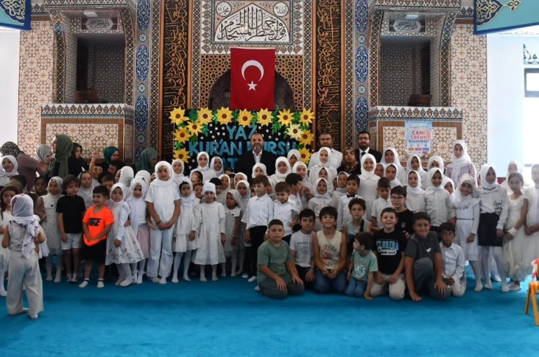Kütahya’da yaz Kur’an kursu öğrencileri camide buluştu