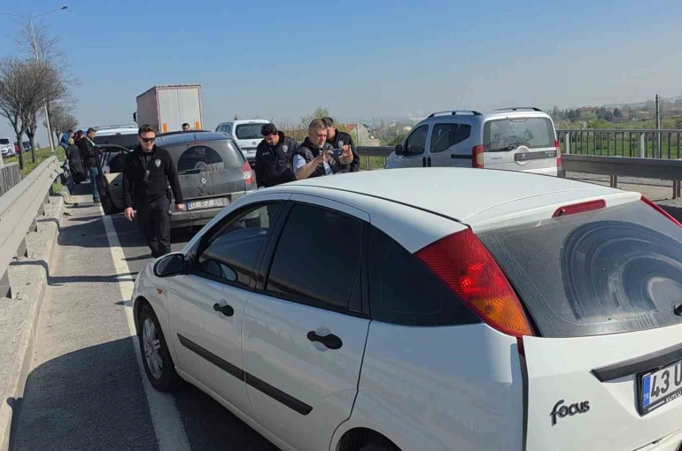 Kütahya’da zincirleme trafik kazası: 1 yaralı 