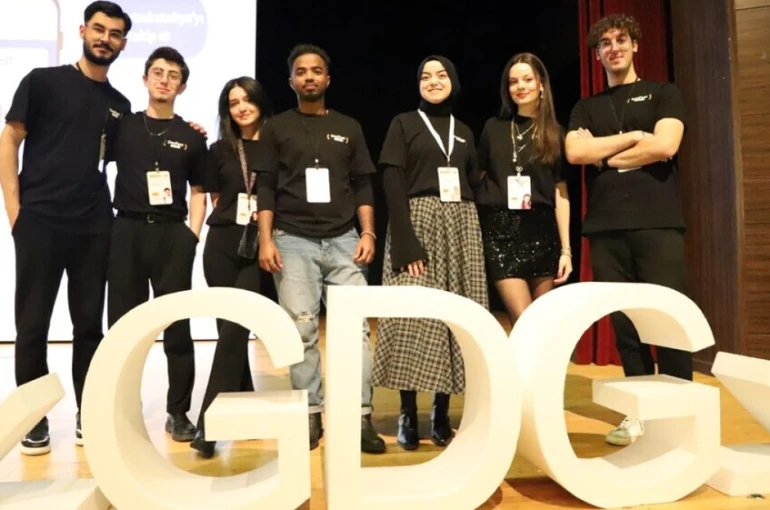 Kütahya’daki ’Devfest’25’ etkinliği teknoloji tutkunlarını bir araya getirdi