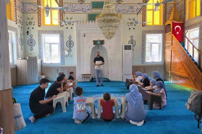 Kuyucak’ta Yaz Kur’an Kursu öğrencilerine rehberlik seminerleri