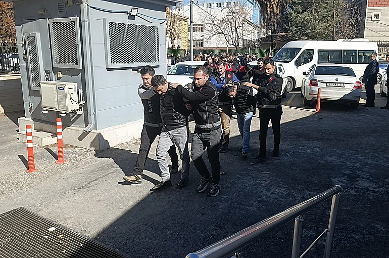 Kuyumcu soygununda 6 şüpheli adliyeye sevk edildi