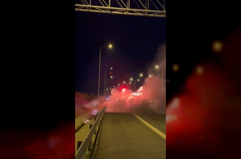 Kuzey Marmara Otoyolu’nda seyir halindeki otomobil alev alev yandı 