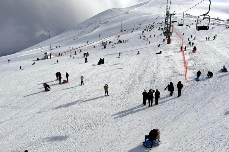Ladik Akdağ Kayak Merkezi’ne yoğun ilgi 