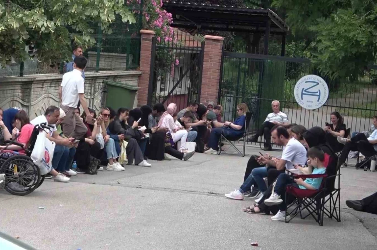 LGS heyecanı başladı, binlerce öğrenci iyi bir lise için yarışıyor