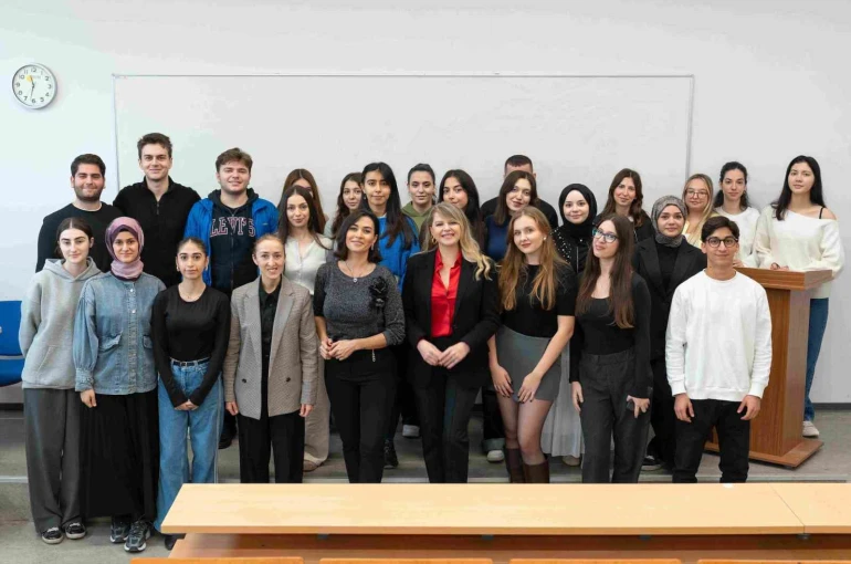 "Liderliğin temeli iletişim" 