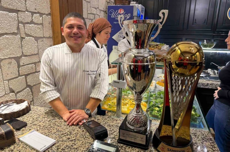 Lokanta Bahar’dan Ferhatoğlu Edremit Belediyesi Gürespor’a anlamlı destek 