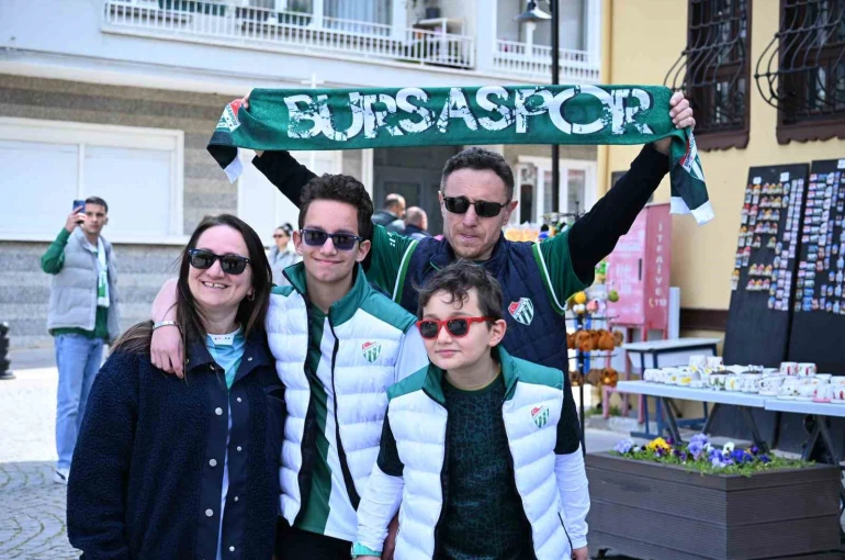 Maç için Eskişehir’e gelen Bursaspor taraftarı, kentin turistik yerlerine akın etti 