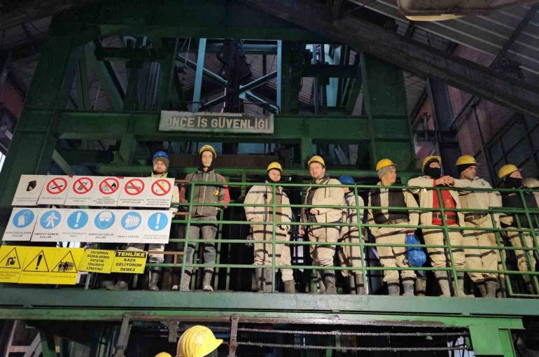 Maden faciasında hayatını kaybeden 263 madenci dualarla anıldı 