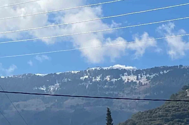 Madran Dağı zirvesi beyaza büründü 