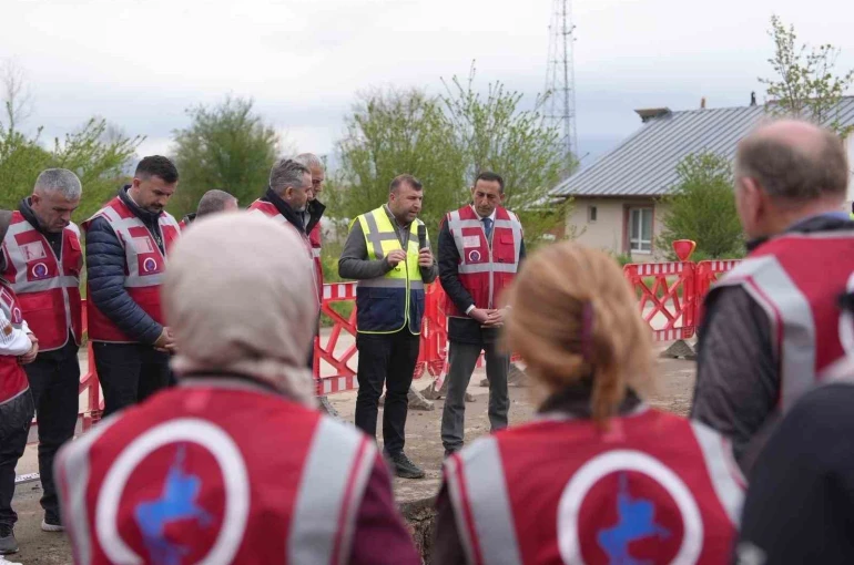 Mahalle muhtarları projeleri inceledi 