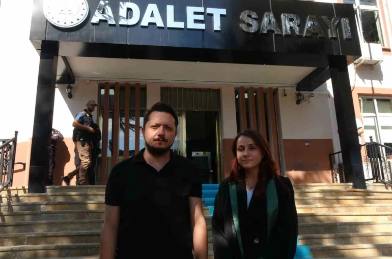 Mahkeme salonu karıştı: Eşi ve çocuğu ölen, duruşmada sinir krizi geçirerek izinsiz konuşan acılı baba dışarı atıldı 