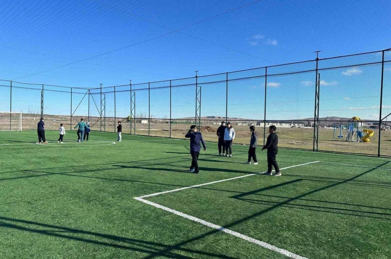 Mahmudiye’deki spor tesisleri hizmet veriyor 