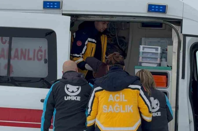 Mahsur kalan hastanın yardımına UMKE yetişti 