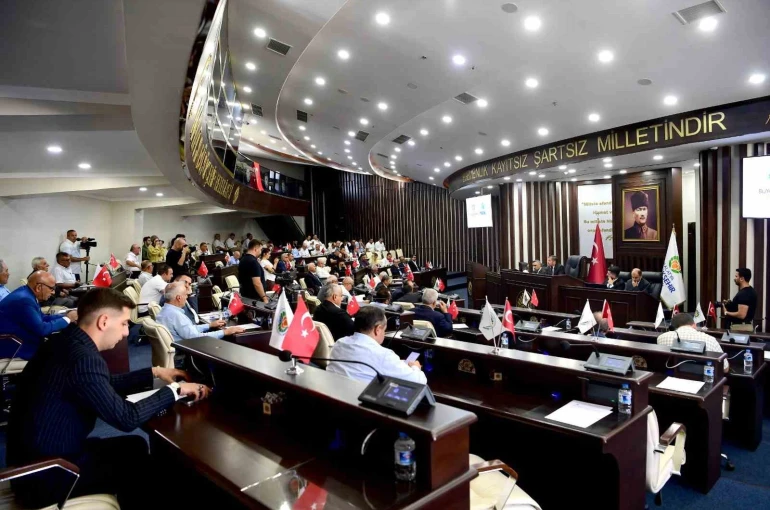 Malatya Belediyesi’nden öğrencilere 1 aylık ücretsiz abonman ve destek çantası 