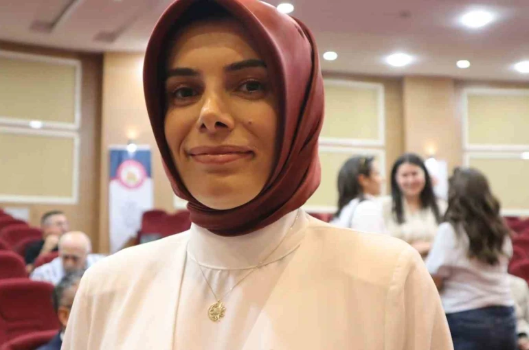 Malatya Eczacı Odası’nda Ebru Sönmez yeniden başkan seçildi 