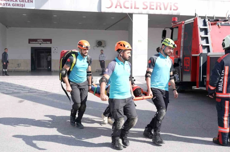 Malatya Eğitim ve Araştırma Hastanesi’nde yangın tatbikatı 