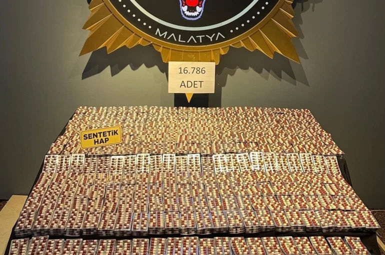 Malatya’da 16 bin 786 sentetik ecza hap ele geçirildi